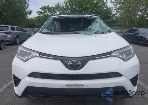2018 Toyota Rav4 Le z USA, uszkodzony, nr VIN JTMBFREV3JJ738628
